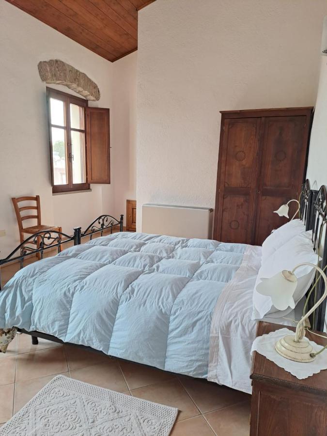 B&B S'Omu Antiga Nureci 外观 照片